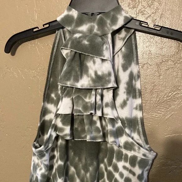 NWT Chaser Green and White Top - Picture 4 of 4